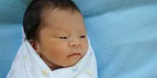 Preventing conjunctivitis (pinkeye) in your newborn